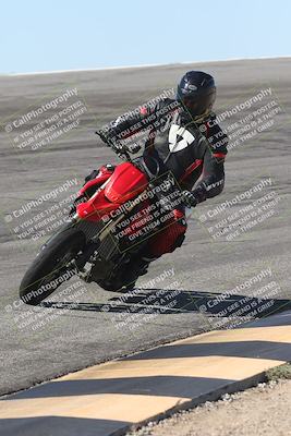 media/Oct-13-2025-Moto Forza (Mon) [[a66d839500]]/4-C Group/Session 2 (Bowl)/